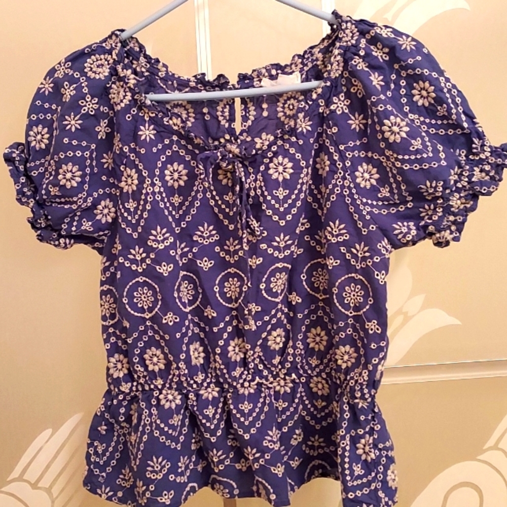 E&M woman tops